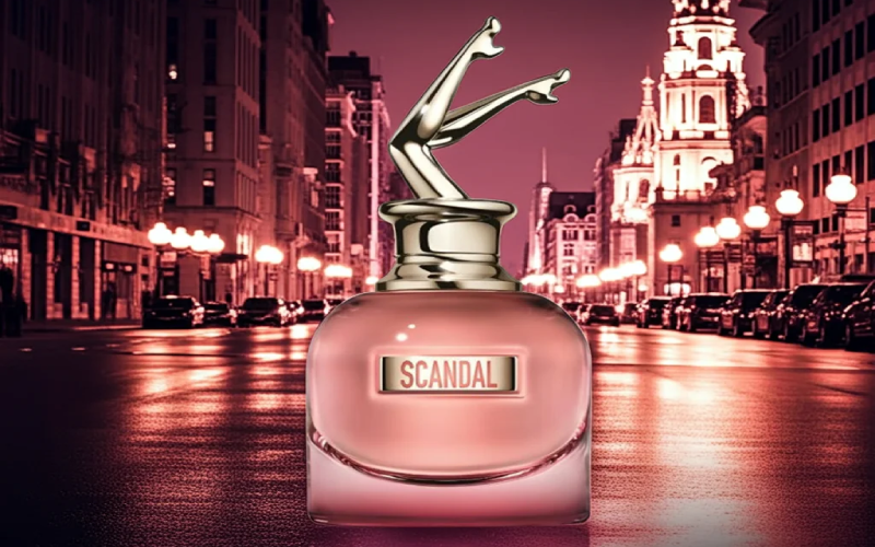 تصویر ادکلن اسکندال در خیابان